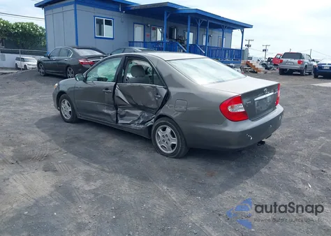 2002 Toyota Camry Le V6 z USA, uszkodzony, nr VIN 4T1BF30K02U538280